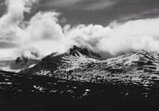 MAJESTIC MOUNTAINS
