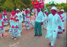 THe Pig Head Dance-El Baile de la cabeza de cochino!