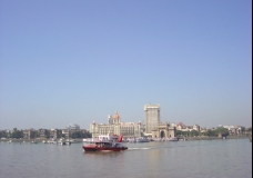 Another Warm, Sunny Day in Bombay!