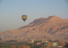 An air-balloon over the Western Plateau