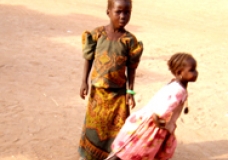 Jeunes Filles d'un village