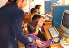 students learn the world though internet