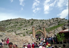 Entrance а Hazrat Dovud