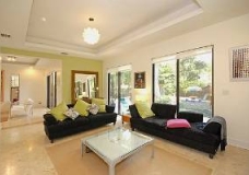 Entertainment center