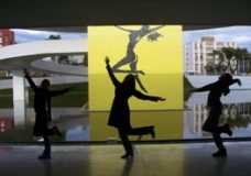 Arte no Museu Oscar Niemeyer em Curitiba