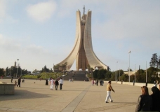 مقام الشهيد بالجزائر