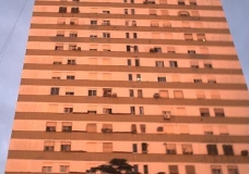 Mi edificio al atardecer