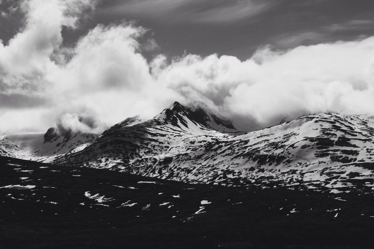 MAJESTIC MOUNTAINS