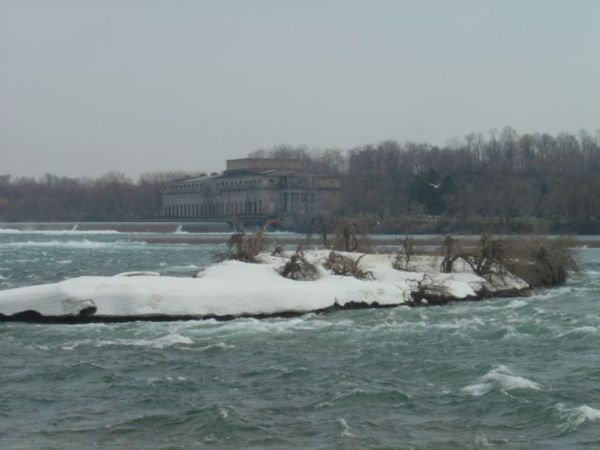 Niagara Falls - Snow Lingering in April