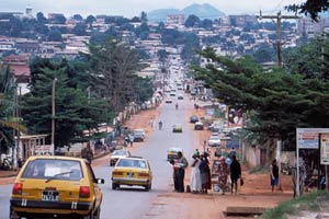 Vue d'une route de Yaoundé