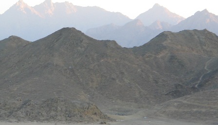 Mountain chains near the Red Sea
