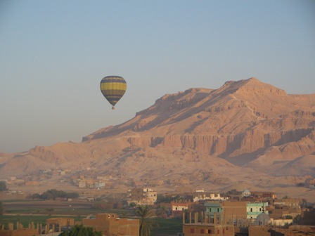 An air-balloon over the Western Plateau