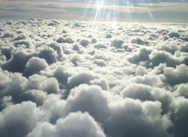 Las nubes desde el cielo IV
