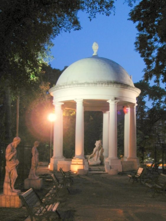 Templete de Parque Lezama