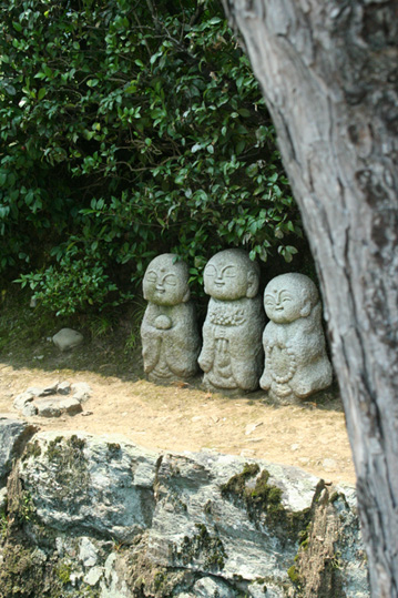 Roadside Buddhas
