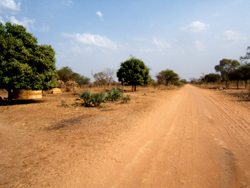 Un village en cour de route