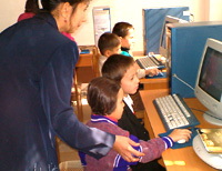 students learn the world though internet