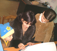 Students introduce their parents with their achievements