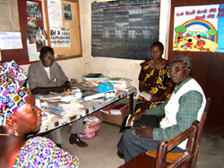 Les profs de l'école du marché à Sahr