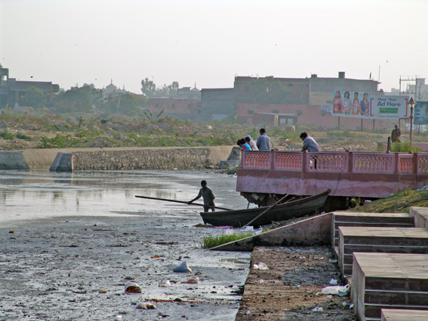Jaipur Lake Palace  pollution