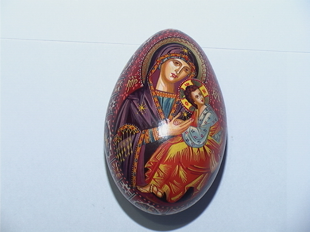 paintng  eggs