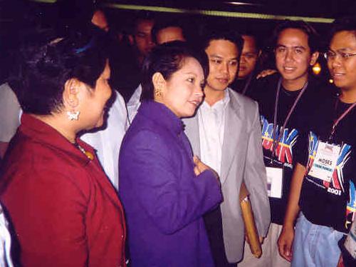 CHOY WITH PHILIPPINE PRESIDENT GLORIA MACAPAGAL-ARROYO