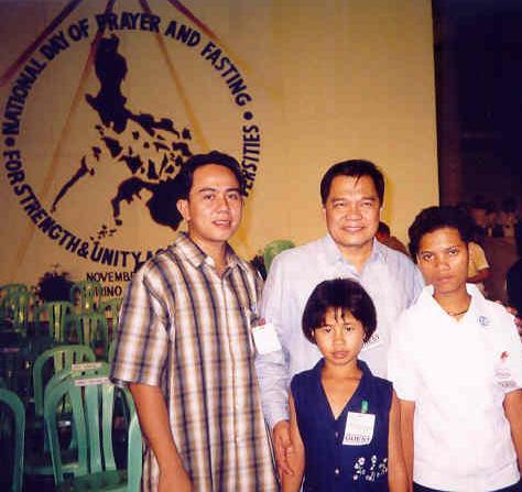 CHOY WITH SECRETARY OF DEPARTMENT OF INTERIOR AND LOCAL GOVERNMENT JOEY LINA