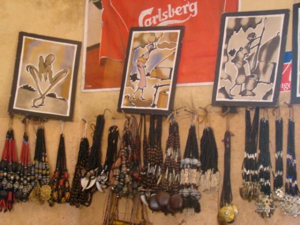 collier et tableau