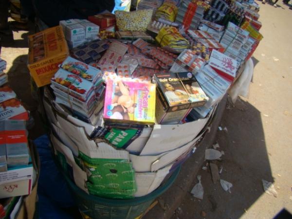 Pharmacie par terre