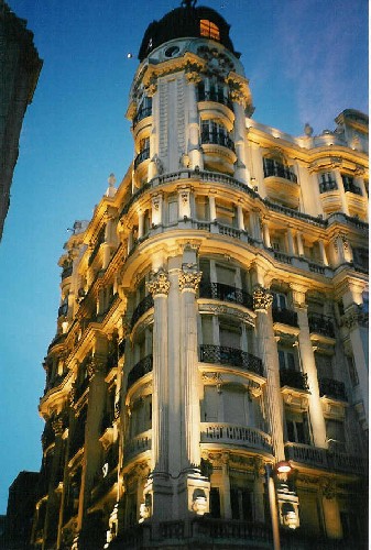 Edificio Iuminado I - Madrid, Agosto 2003