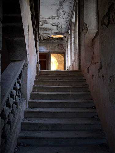 abandoned castle 01