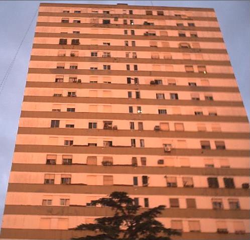 Mi edificio al atardecer
