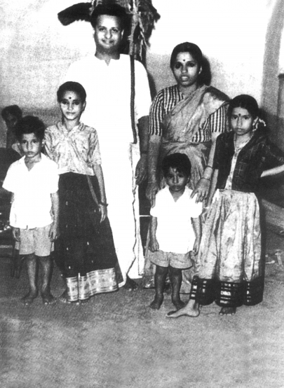 Seshendra Sharma with wife and children:1962