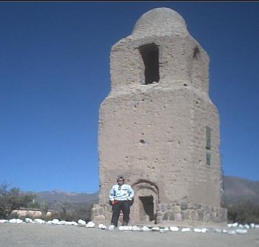 Yo en el Monolito de Humahuaca