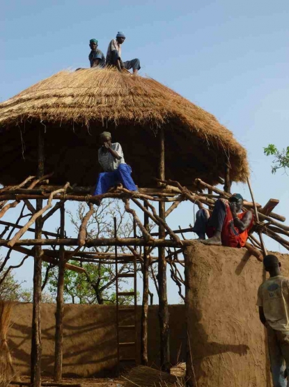Sang Round House