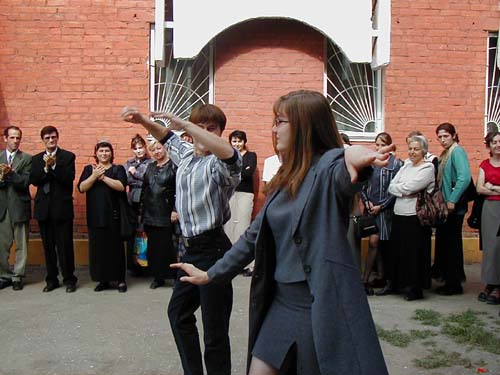 Танцы